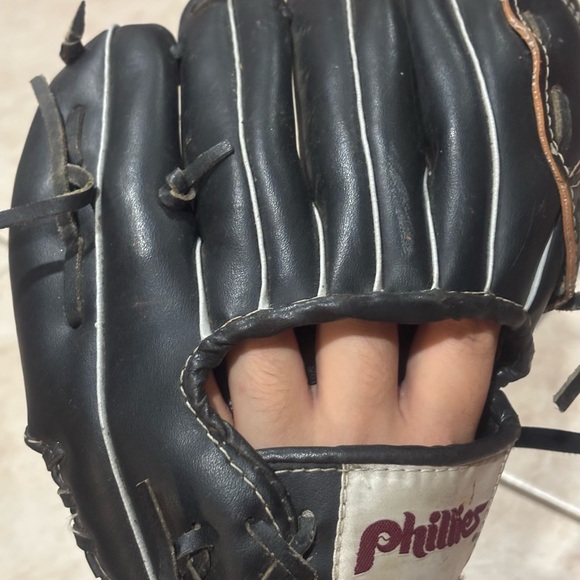 Philadelphia Phillies Baseball Glove Genuine Cowhide Laced Smokey 2606 Tom Herr - Picture 3 of 7